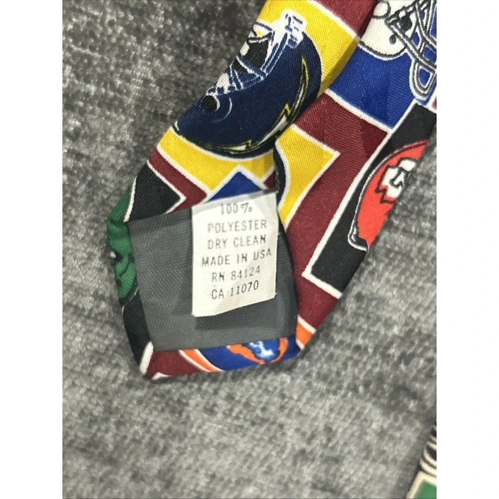 Vintage NFL Football Helmet Necktie All Teams Logo Tie Made USA‎ Retro Sports